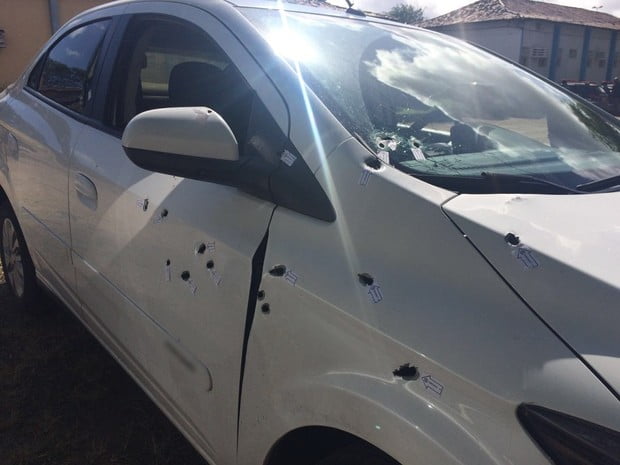 carro tiros