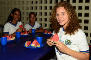Cardápio de mais de 800 escolas do estado será mais saudável