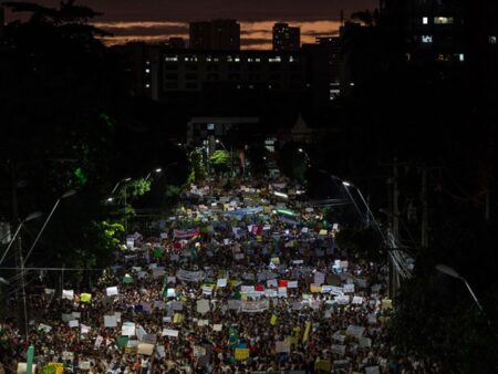 Marcha pacífica no Recife reúne 52 mil; PM coíbe atos violentos isolados