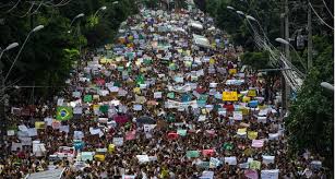 Protestos pelo país têm 1,25 milhão de pessoas; Dilma convoca reunião