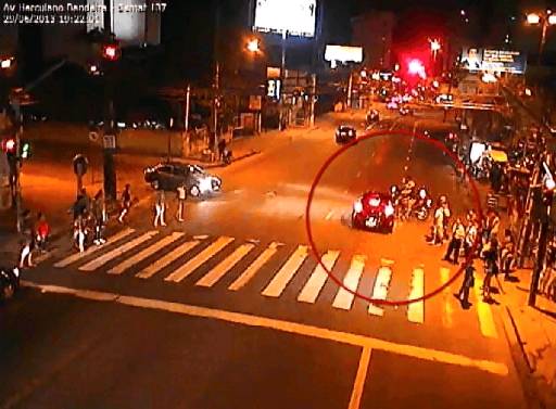 Motorista que atropelou oito pessoas no Pina não tinha habilitação