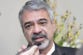 Humberto nega emendas em troca de apoio ao governo