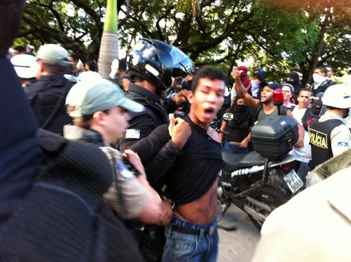 Afastado um dos PMs que atuou no protesto de sábado
