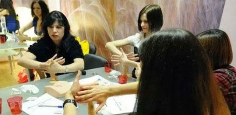 Sucesso na Rússia, curso de sexo oral para mulheres chega a Salvador