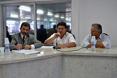 Prefeito e Deputados discutem regularização de “Paus de Arara” em ST