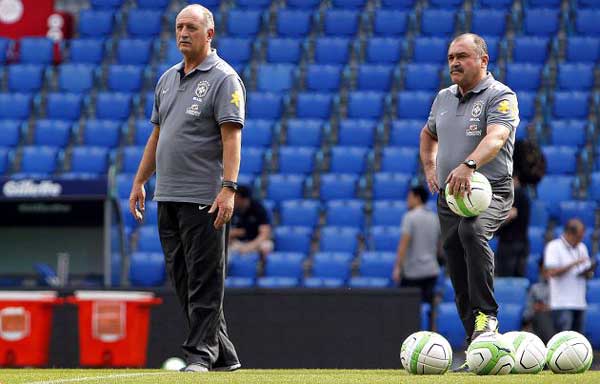 Técnico antecipa que Júlio César está fora dos amistosos de outubro