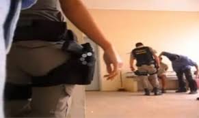 Afastado PM flagrado agredindo rapaz na Parada da Diversidade