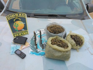 CIOSAC apreende maconha em Dormentes-PE