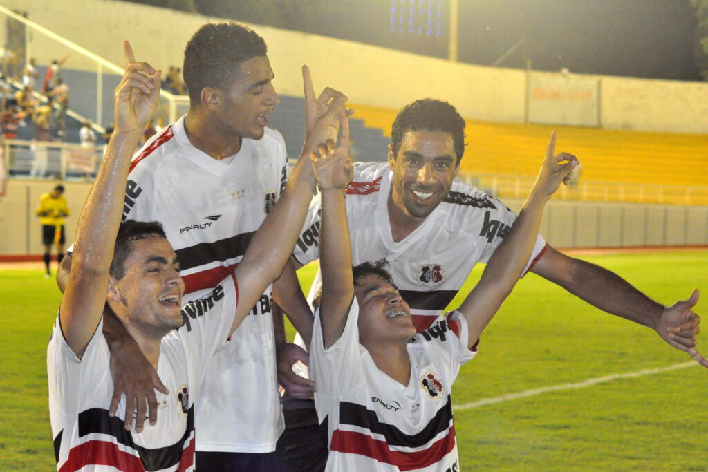 Santa Cruz vence Rio Branco e assume liderança do grupo A
