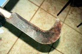 Após ser agredido, homem se arma com foice e é preso em Betânia