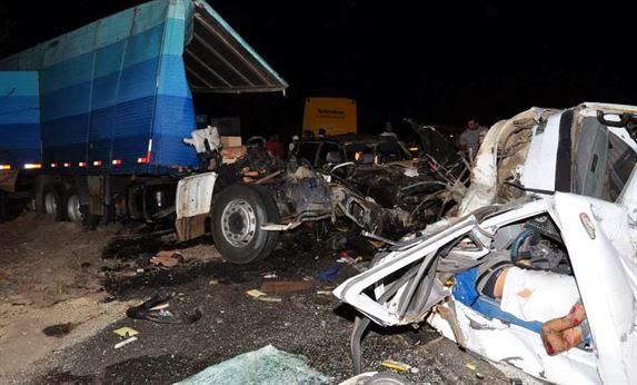Saldo do feriadão: dois mortos e 54 feridos em 97 acidentes nas BRs de PE