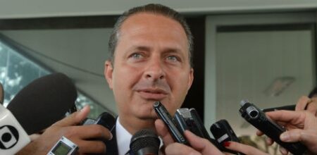Eduardo Campos deve deixar governo em abril para disputar presidência