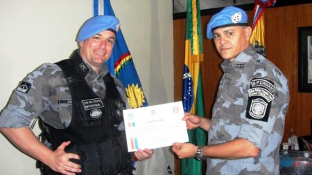Polícia Militar de Pernambuco tem dois oficiais boinas azuis