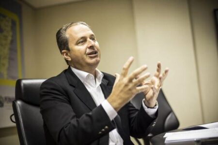 Novidade na corrida eleitoral à Presidência, Eduardo é exaltado pela mídia portuguesa; confira