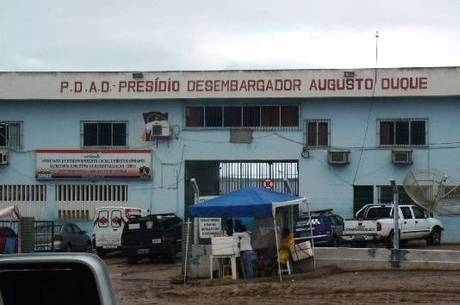Metade dos presos pernambucanos aguardam julgamento