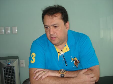 Como estratégia, pré-candidato não usa nome de Sebastião Oliveira