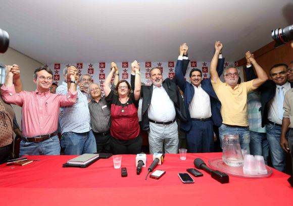 Base aliada de Dilma em PE se reuniu para definir chapa estadual