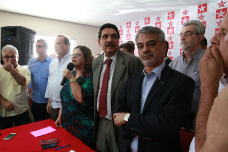 Humberto Costa acusa frente governista de “arrogância” e “soberba”