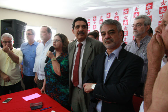 Humberto Costa acusa frente governista de “arrogância” e “soberba”