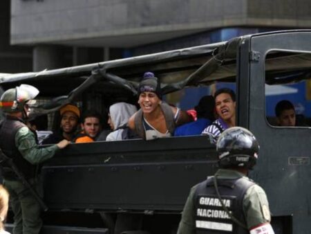 Mais de 90 manifestantes são detidos na Venezuela