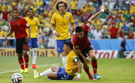 Brasil e México podem ser punidos por gritos homofóbicos da torcida