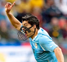 Fifa suspende Suárez por nove jogos e tira atacante da Copa