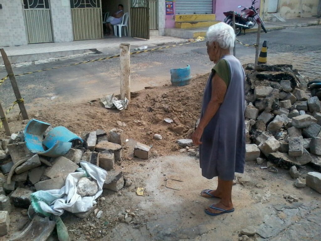 Descaso com a população serratalhadense