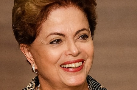 Em entrevista a jornal americano, Dilma diz sofrer preconceito sexual