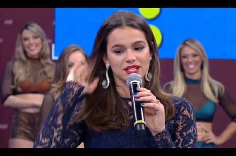 Bruna Marquezine se envolve com polêmica de cerveja