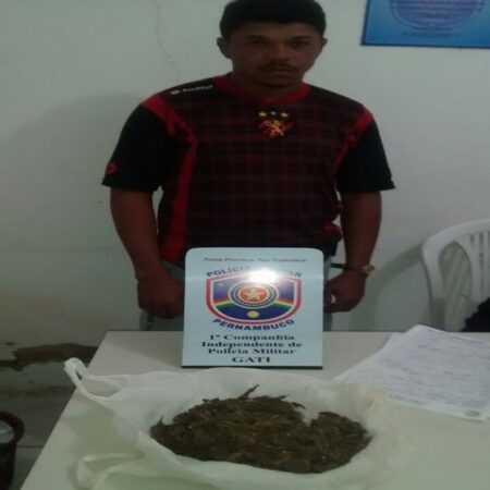 Policiais da 1ªCIPM apreendem droga em Belém do São Francisco