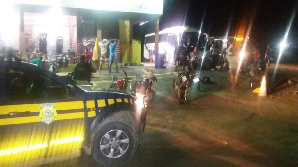 PRF apreende nove motocicletas com irregularidades na BR 232, em Gravatá