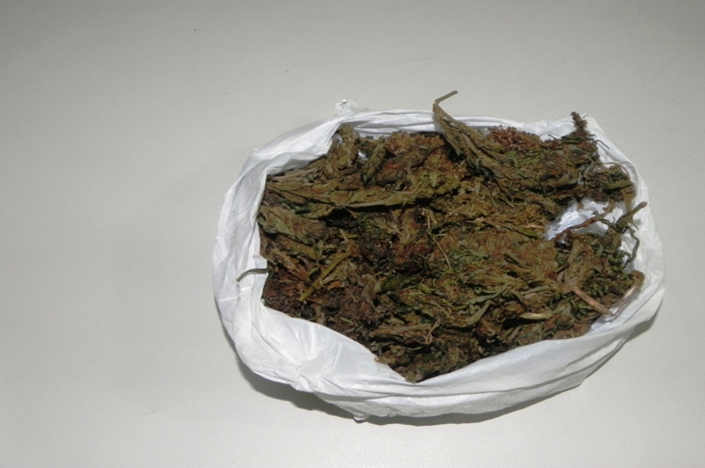 Jovem é detido com droga no Centro de Serra Talhada