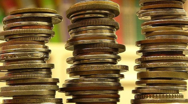Homem paga carro de r$ 340 mil com moedas