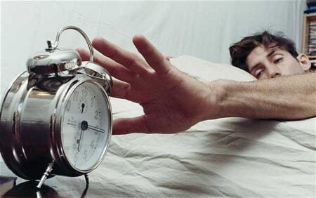 Dormir pouco é tão prejudicial à saúde quanto fumar, afirma pesquisador
