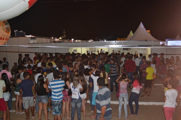 Tumulto neste momento na entrada da ExpoSerra