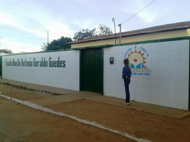 Prefeita Soraya Morioka vistoria reforma da escola do sítio Pereiros do Barracão