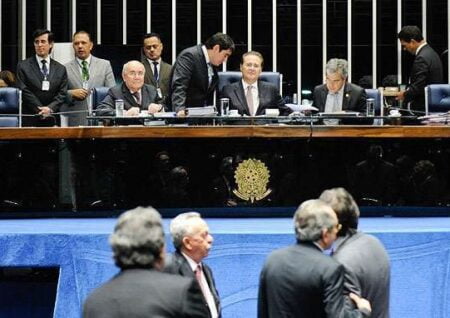 Senado muda regras para eleição proporcional e proíbe doação de empresas