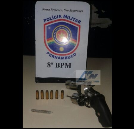 Policiais Militares do 8° BPM apreendem arma em Salgueiro