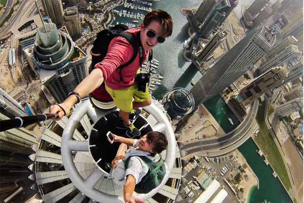 Selfies mataram mais do ataques de tubarão em 2015