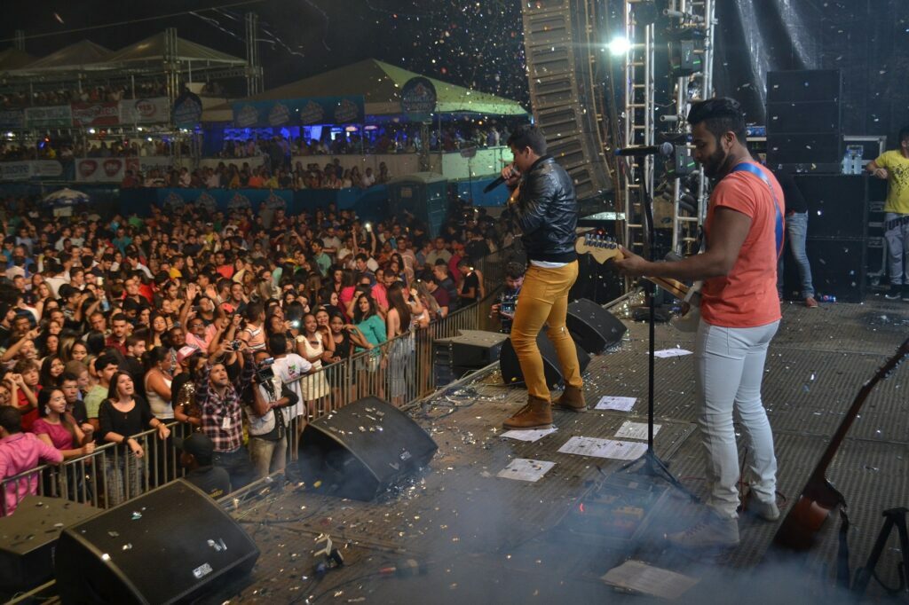 Segunda noite da festa de setembro reune quase 60 mil pessoas em ST