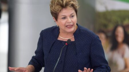 Dilma assina decreto que garante adiantamento do 13º a aposentados
