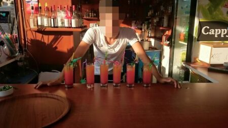 Garçom estupra mulher e pede desculpas a ela através do Facebook