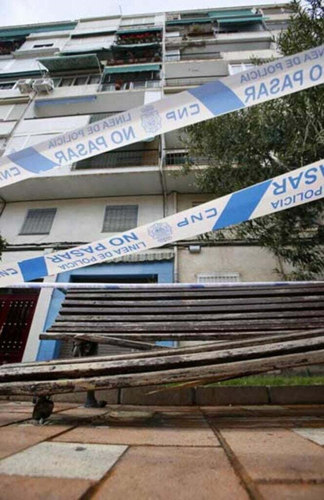 Mulher suicida sobrevive após pular de prédio, mas mata idoso ao cair sobre ele