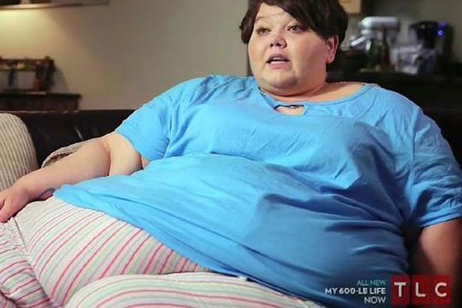 Obesa perde quase 100 quilos para poder ter relação íntima pela primeira vez e consumar seu casamento