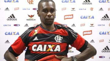 De volta após quatorze anos, Juan é apresentado no Flamengo: “Bom jogar no time de coração”