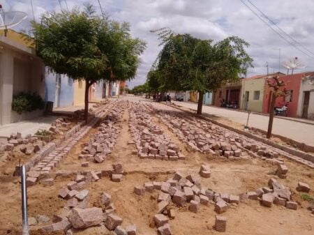 Prefeitura anuncia pavimentação de quase 100 ruas em Serra Talhada