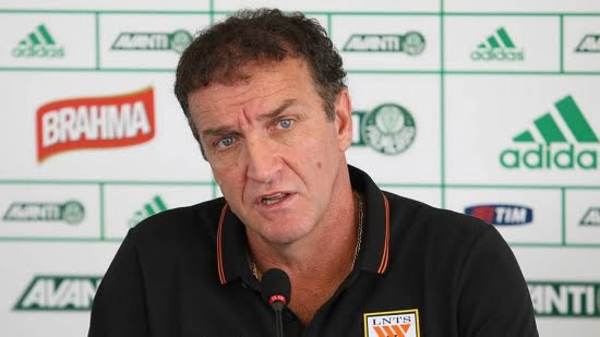 Acossado por Flamengo, Palmeiras desafia Figueirense no Scarpelli
