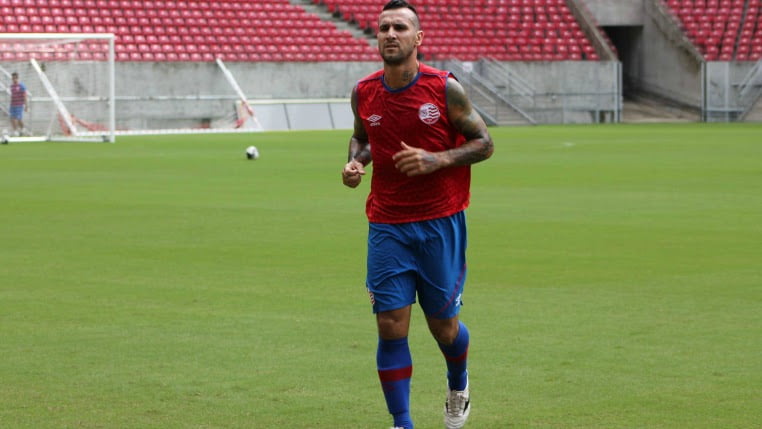 Após estrear no Náutico, Rafael Coelho aproveita período sem jogos para focar na parte física
