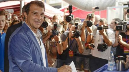 Ex-presidente do Barcelona volta a complicar "caso Neymar"