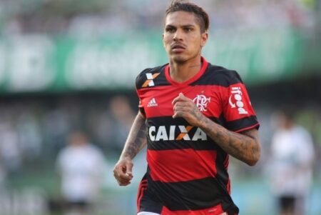 Guerrero e Cirino marcam, Flamengo vence o Coritiba e segue colado no G-4